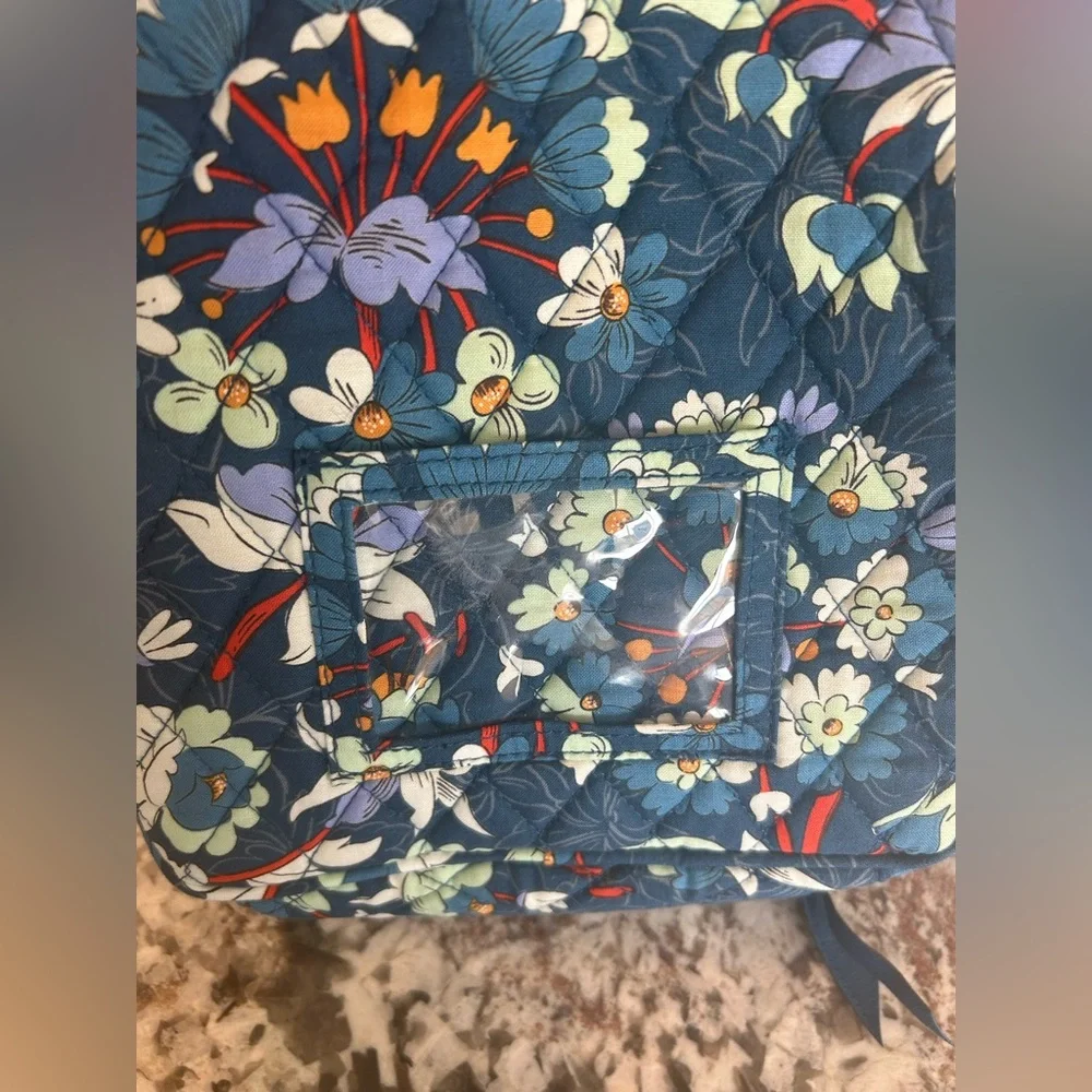 Vera Bradley Floral Bursts insulted lunch bag - Picture 7 of 13